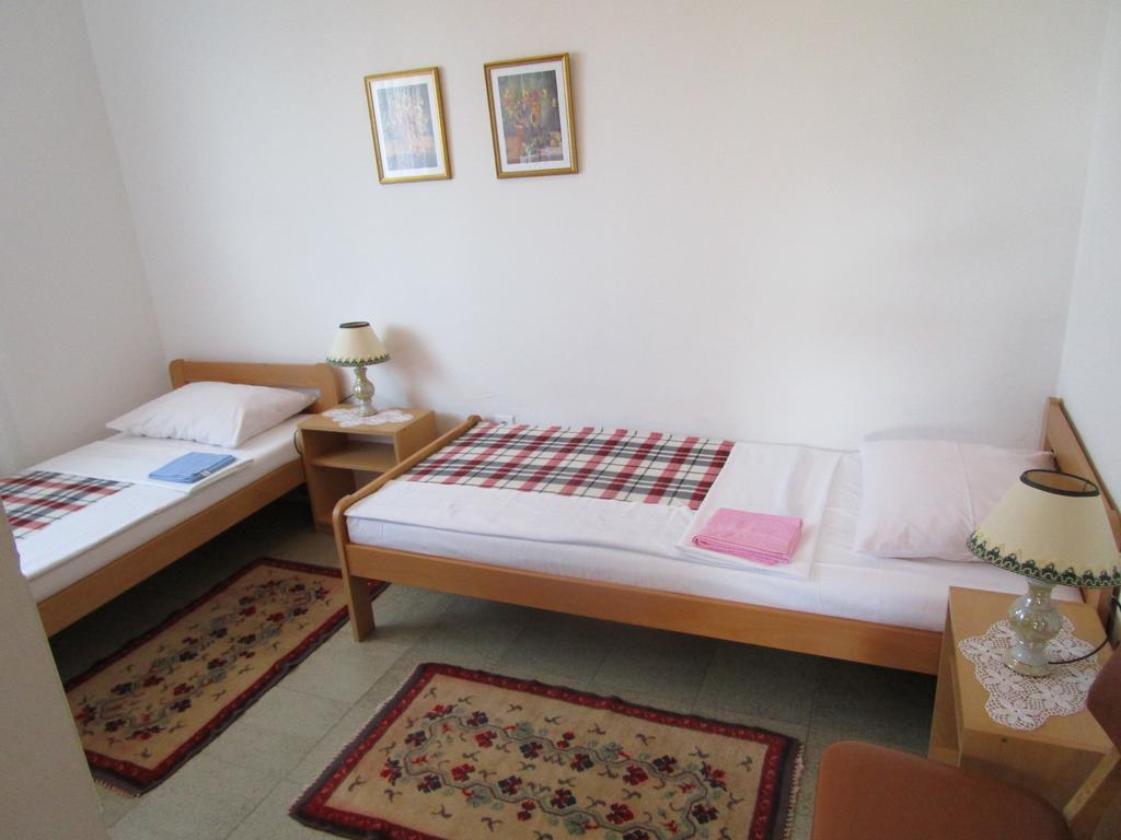 Beachfront House Nada - Happy Rentals كارلوباغ الغرفة الصورة